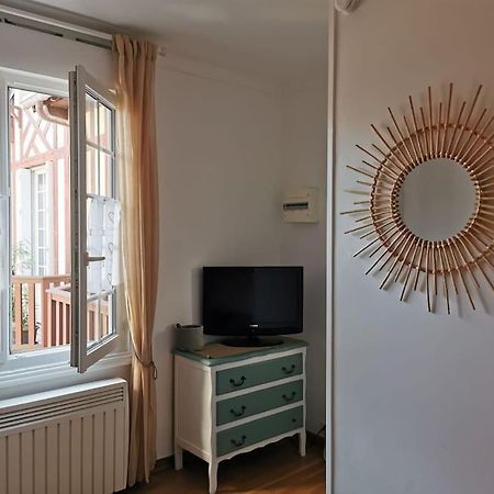 Studio Chic, Hyper Centre, 4 Minutes De La Plage Кабур Екстер'єр фото